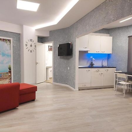 Fantastic 2 Bedrooms, Just 20 Meters From Ocean Playa de las Americas  Exterior foto